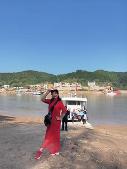 27快报应用主界面展示邪恶动态图27报和yy27tv频道